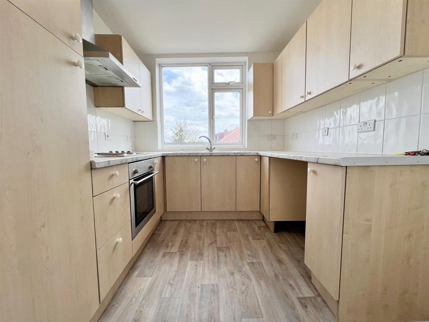 Flat Long Lane in Greater London