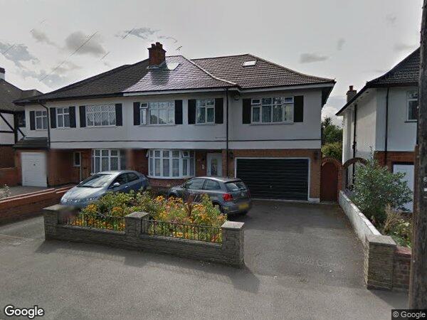 Room Bridle Road in Greater London