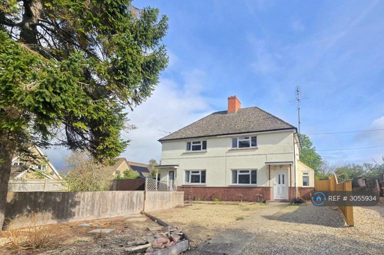 House Broadtown Road in Royal Wootton Bassett