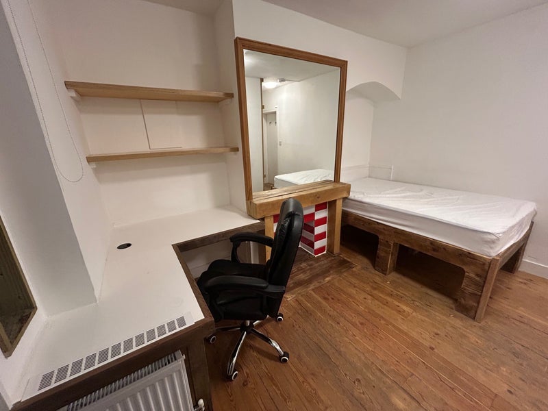 Room Gospatrick Road in Greater London