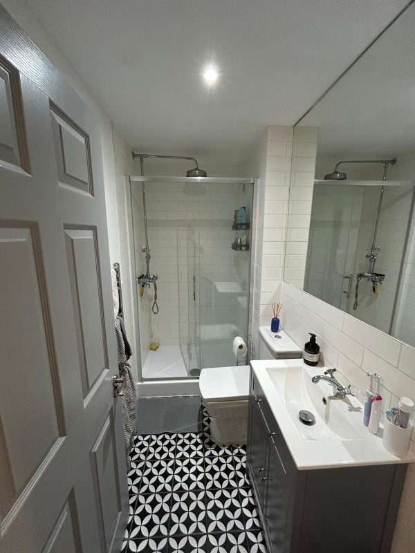Room Flanders Crescent in Greater London
