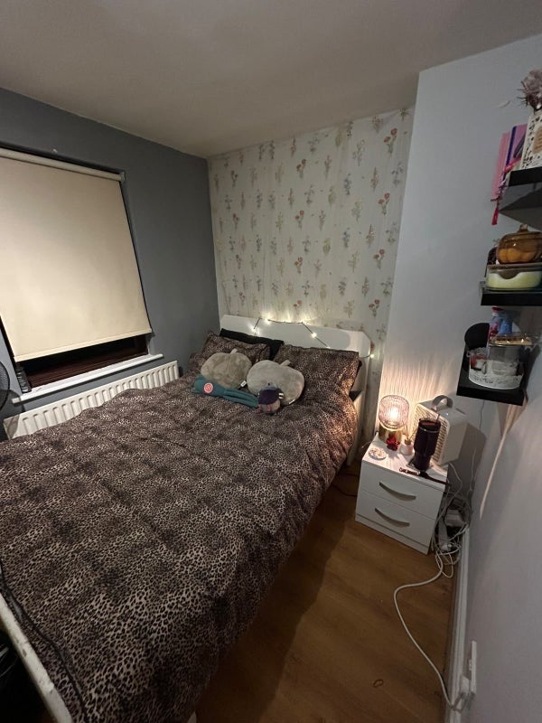 Room Westferry Road in Greater London