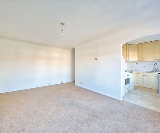 Room Bonser Road in Greater London