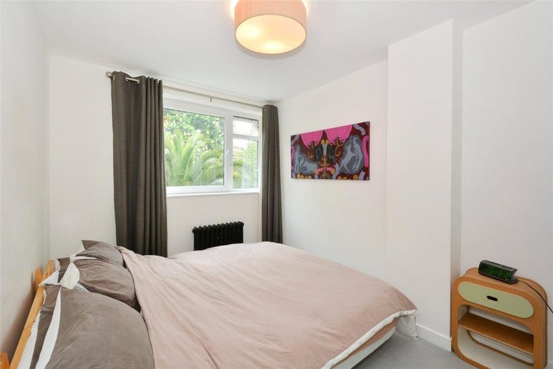 Flat St George's Road in Greater London