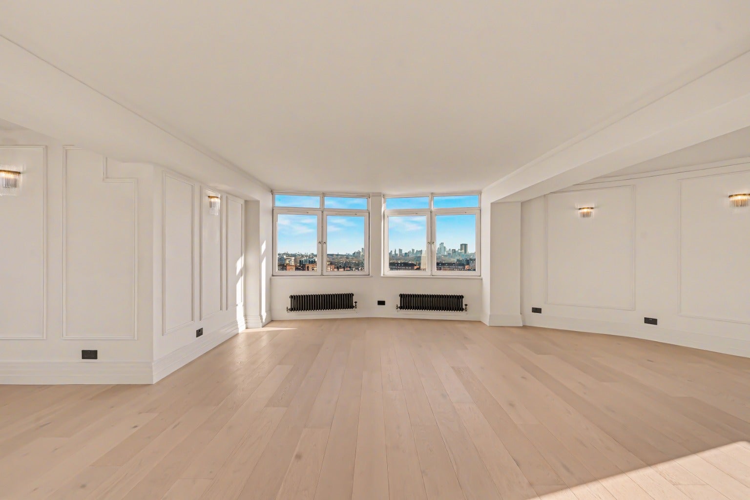 Flat Dagenham Road in Greater London