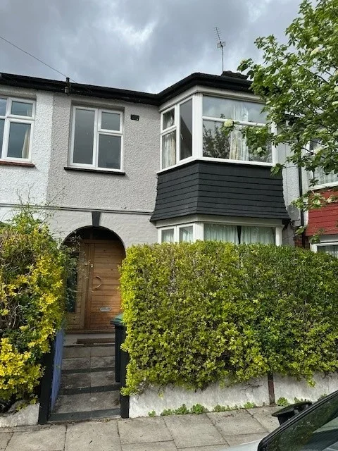House Oakdale Road in Greater London
