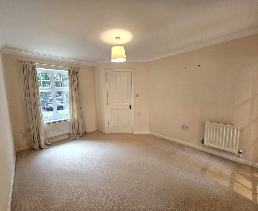 House Orr Close in Folkestone and Hythe District