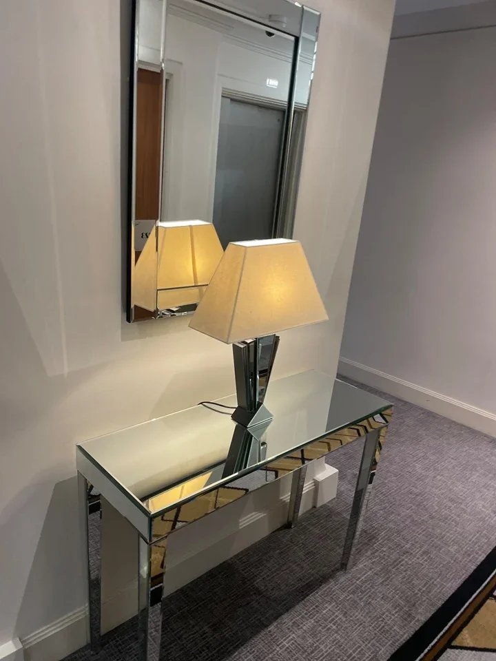 Flat Lucan Place in Greater London