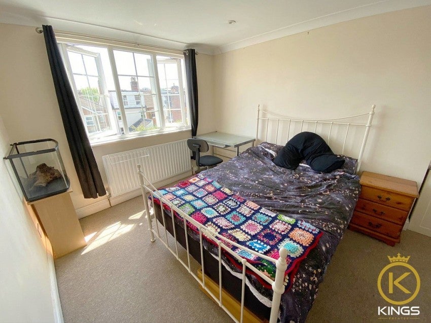 Flat Dapdune Road in Guildford