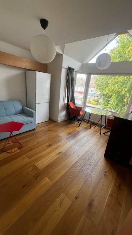 Flat Carlton Avenue East in Greater London