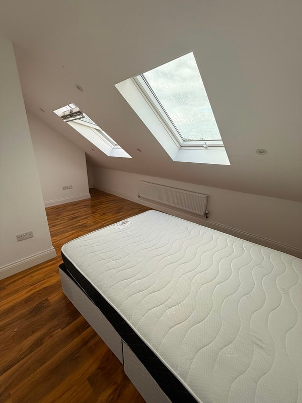 Room Whitmore Road in Greater London