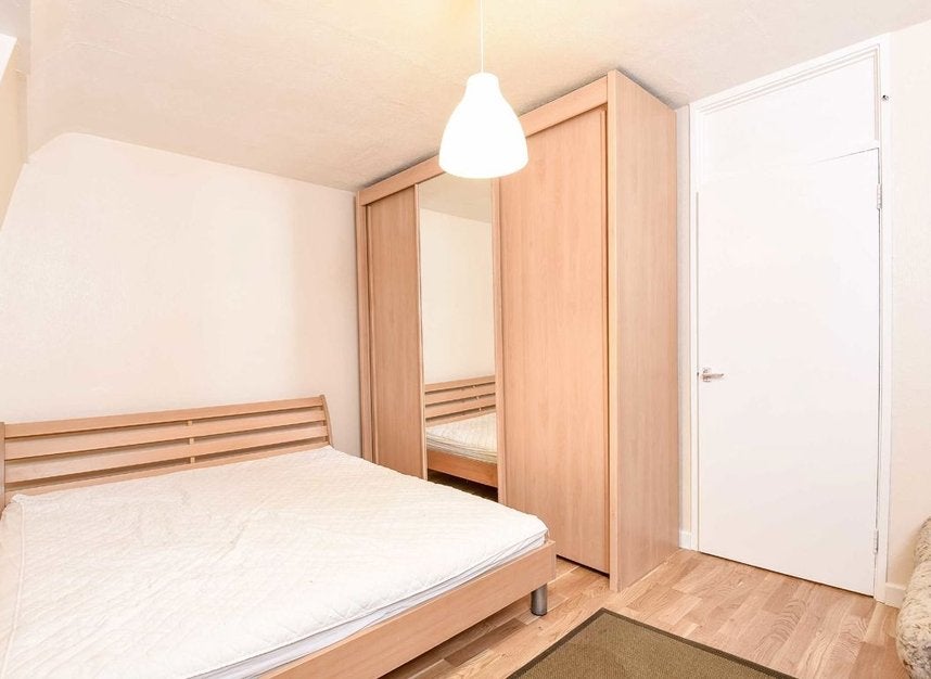 Flat Cranleigh Street in Greater London