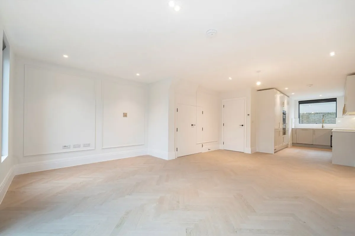 House Bryanston Close in Greater London