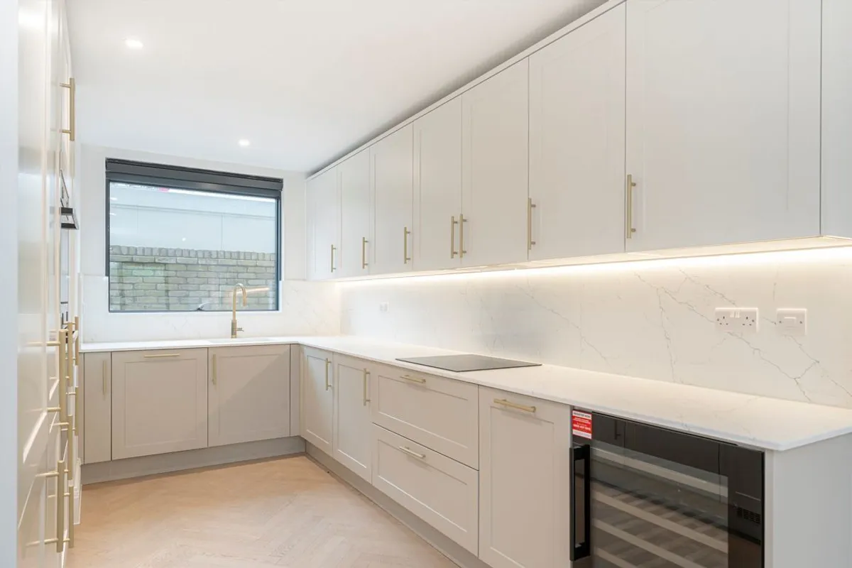 House Bryanston Close in Greater London