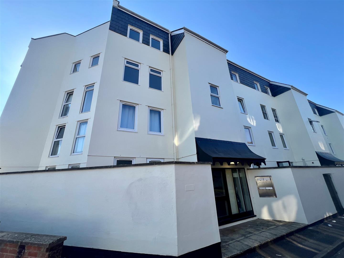 Flat Berkeley Place in Cheltenham