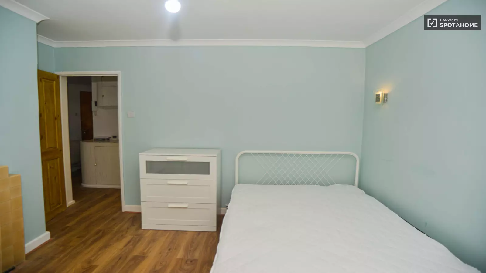 Room Jasper Walk in Greater London