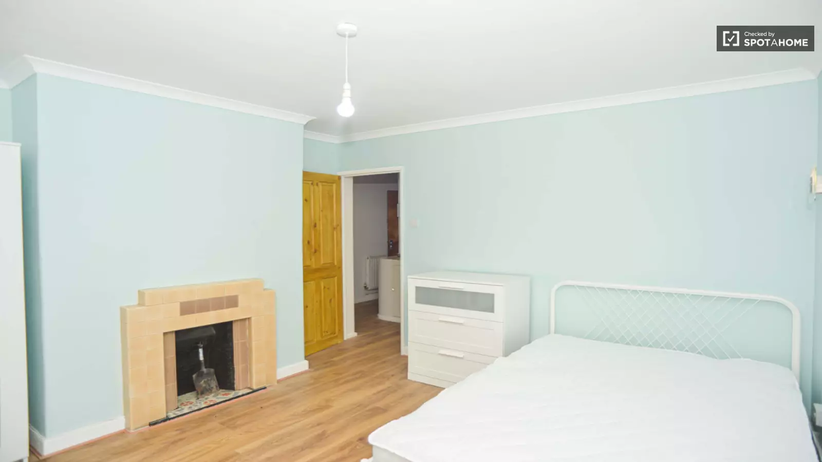 Room Jasper Walk in Greater London