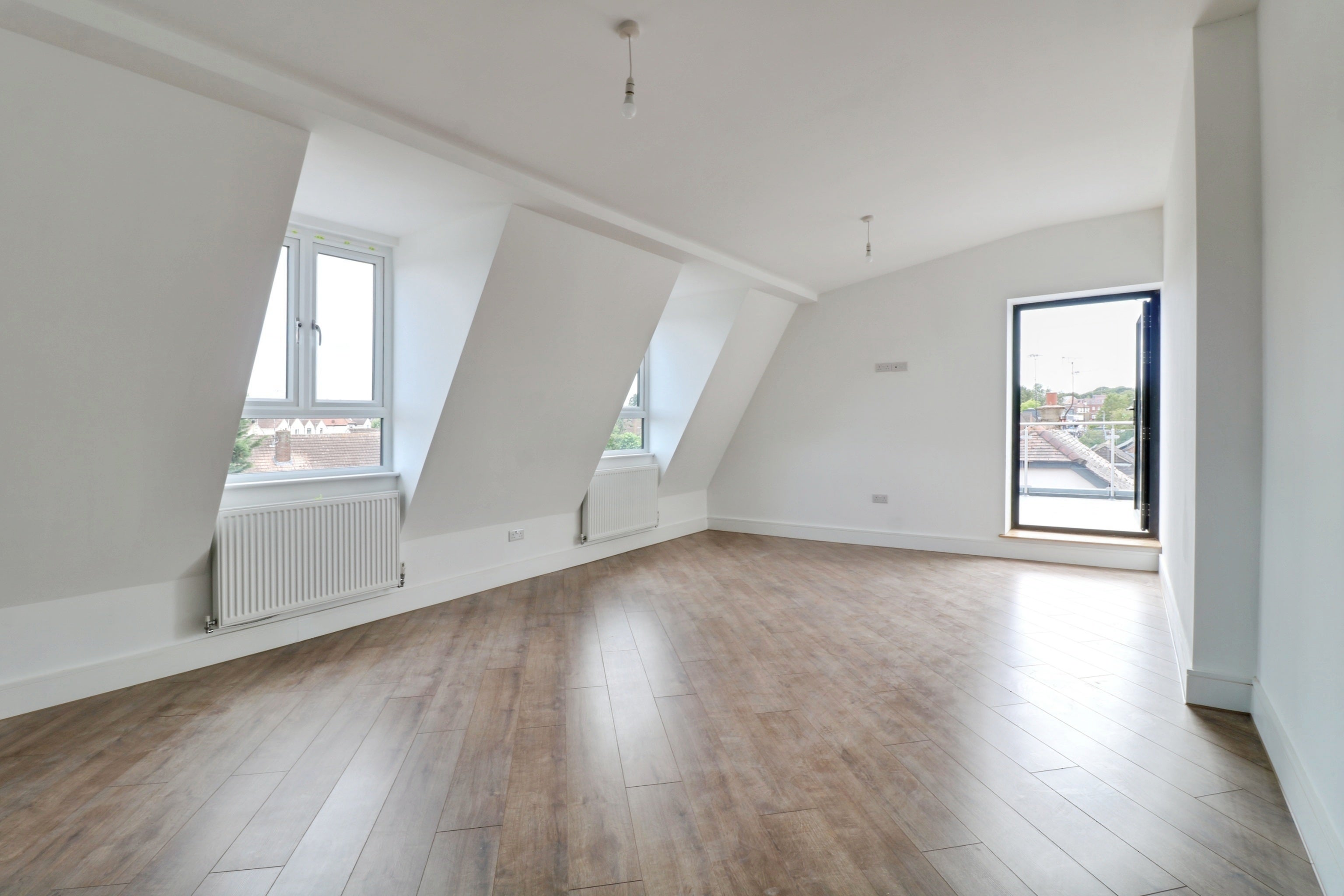 Flat Spa Road in Rochford