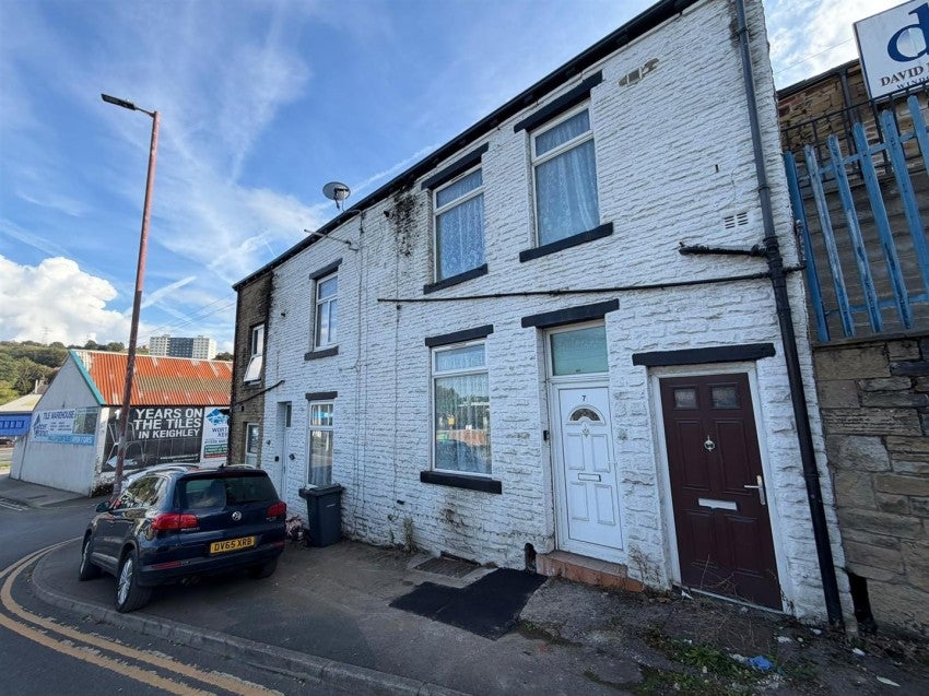 House Alkincote Street in Bradford