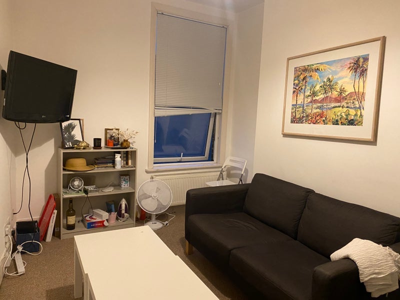 Flat Percy Road in Greater London