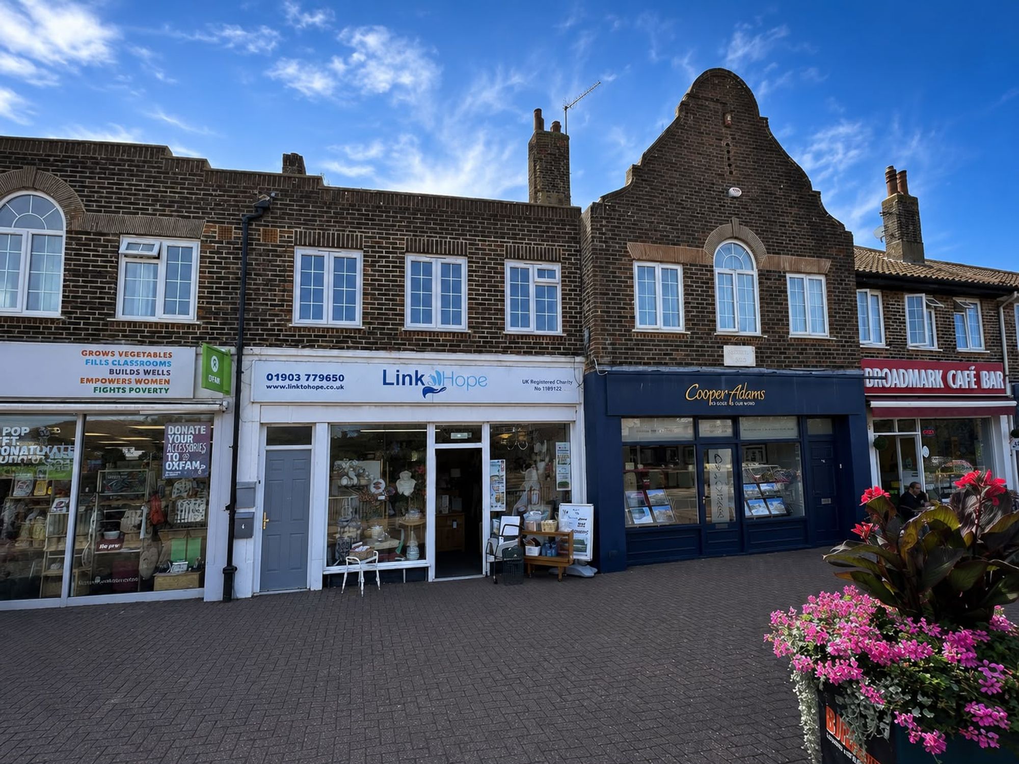 Flat Broadmark Lane in Arun