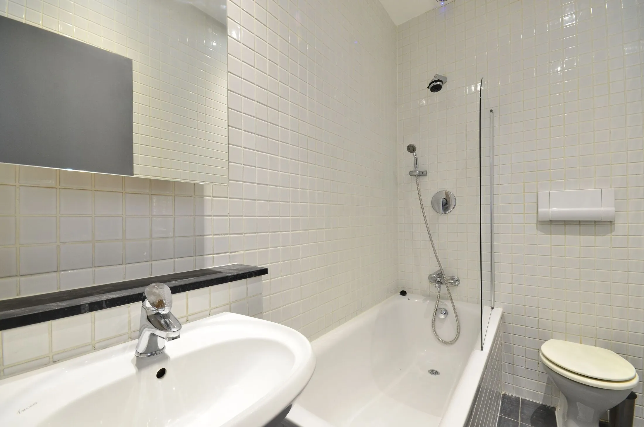 Flat Pembroke Road in Greater London