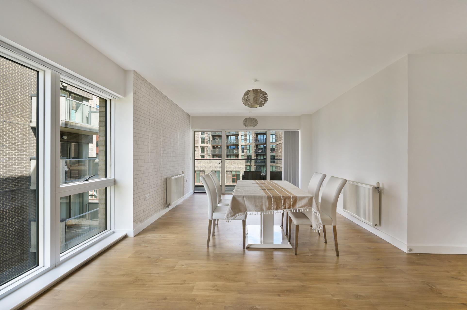 Flat Magellan Boulevard in Greater London