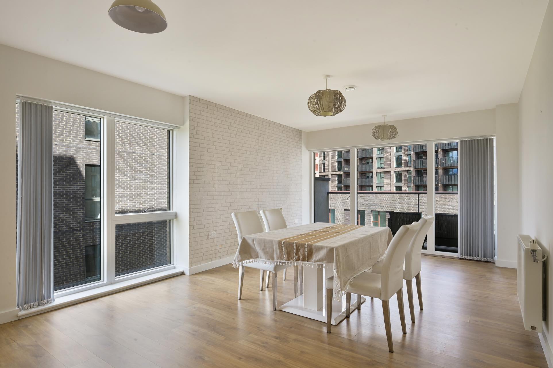 Flat Magellan Boulevard in Greater London