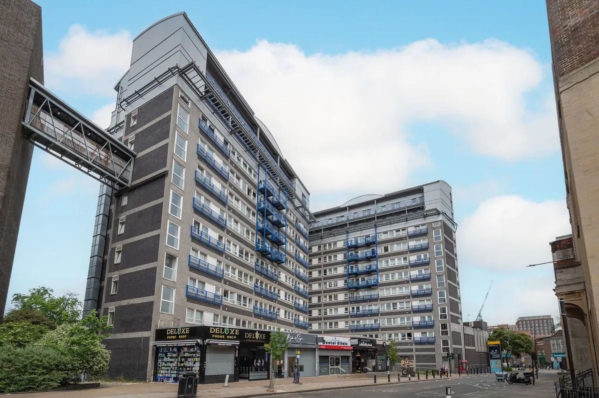 Flat Calderwood Street in Greater London