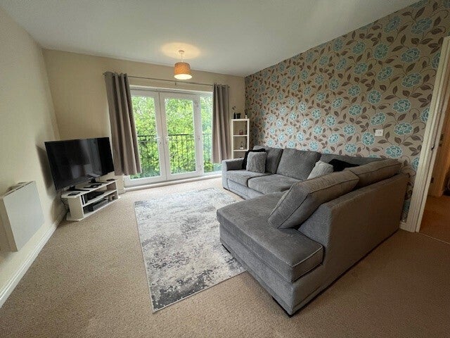 Flat Ffordd yr Afon in Gorseinon