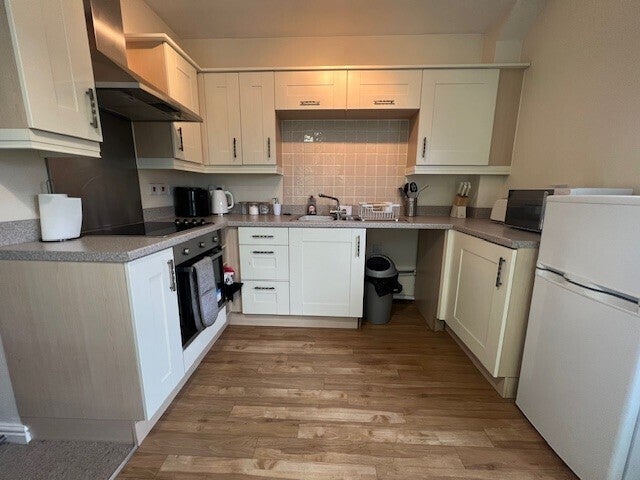 Flat Ffordd yr Afon in Gorseinon