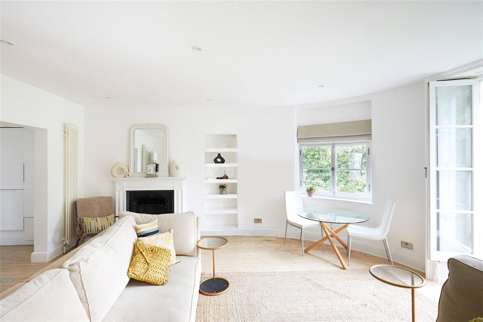 Flat Mortlake High Street in Greater London