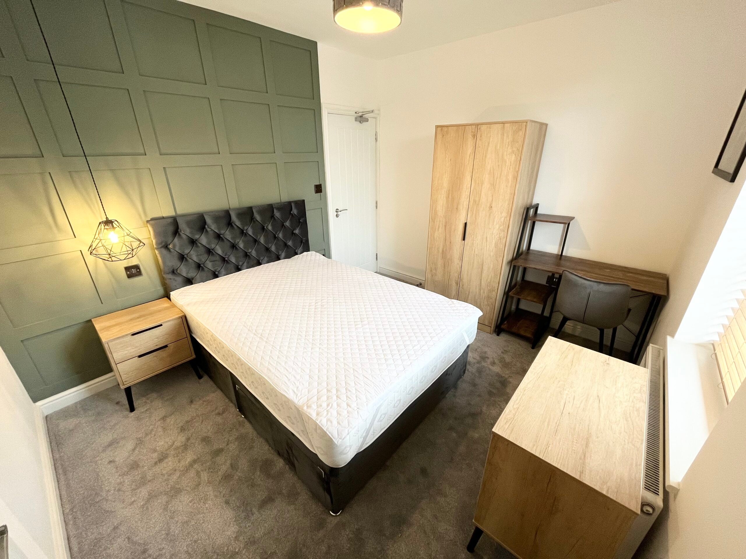 Room St Margarets Road in Peterborough