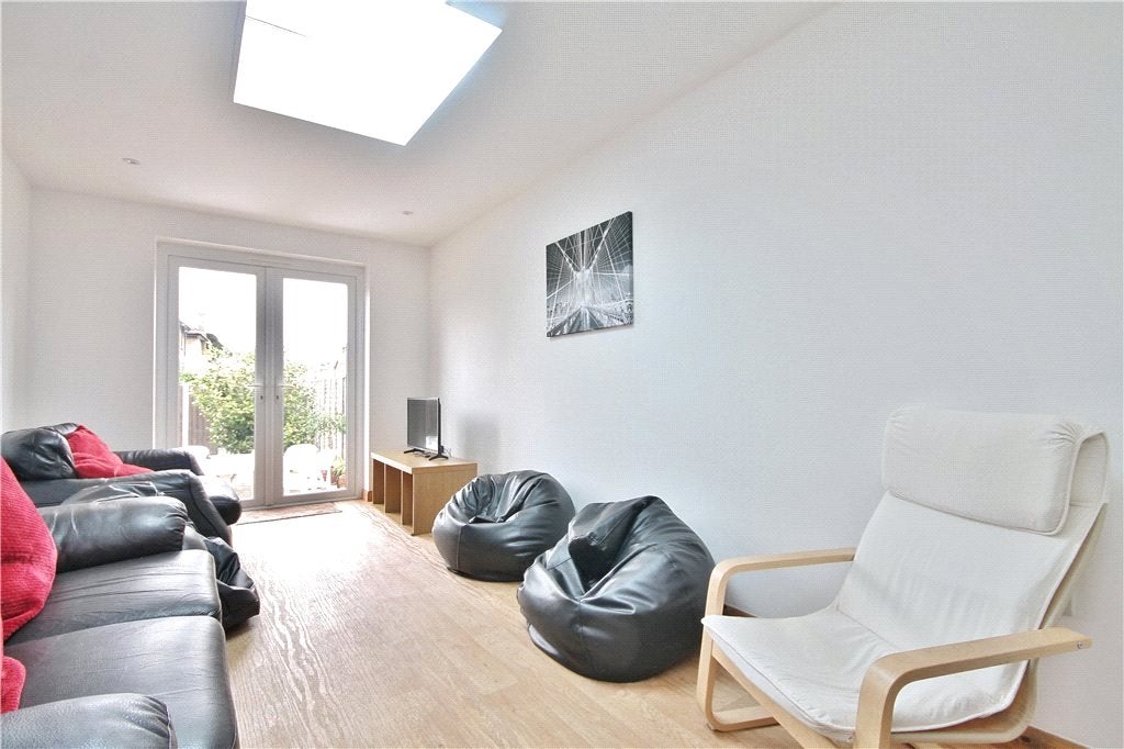 Room Marsh Lane in Borough of Runnymede