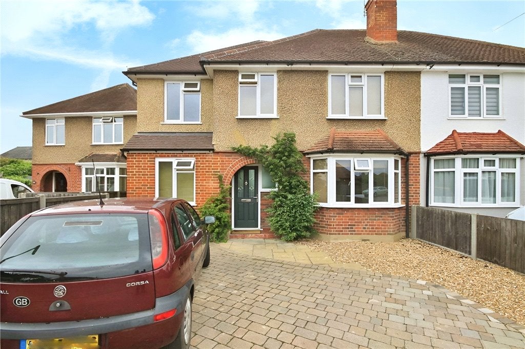 Room Marsh Lane in Borough of Runnymede