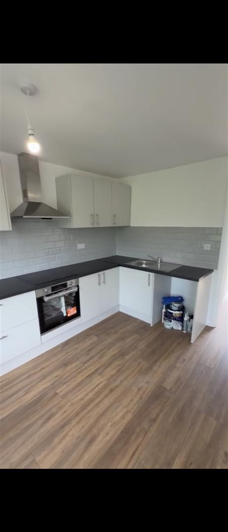 Flat Kneller Road in Greater London