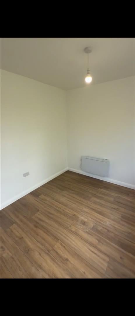 Flat Kneller Road in Greater London