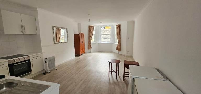 Flat Plantation Terrace in Teignbridge