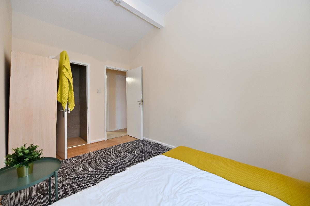 Flat Centurion Close in Greater London