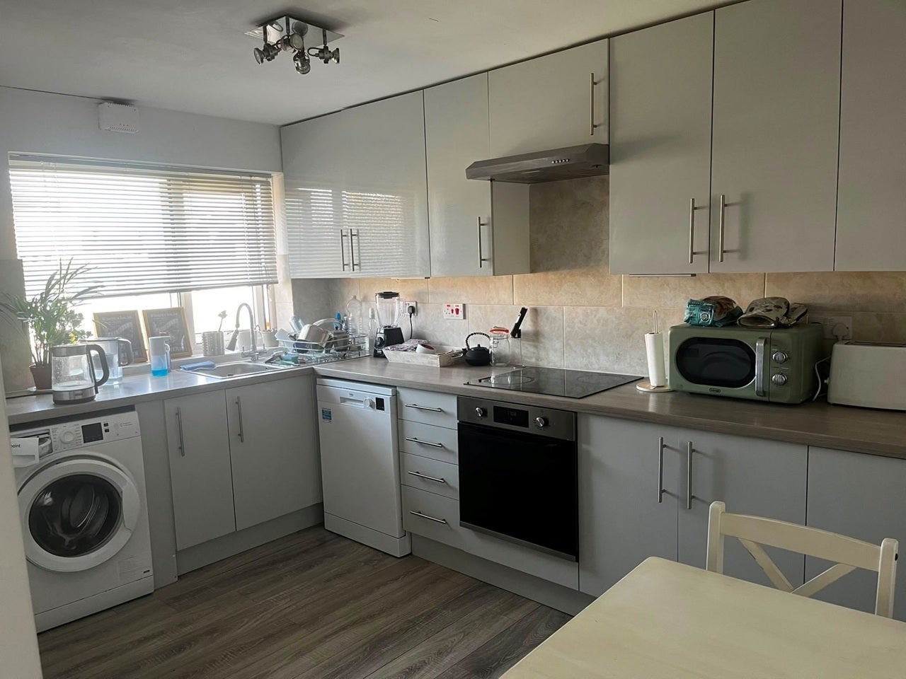 Flat Bellot Street in Greater London