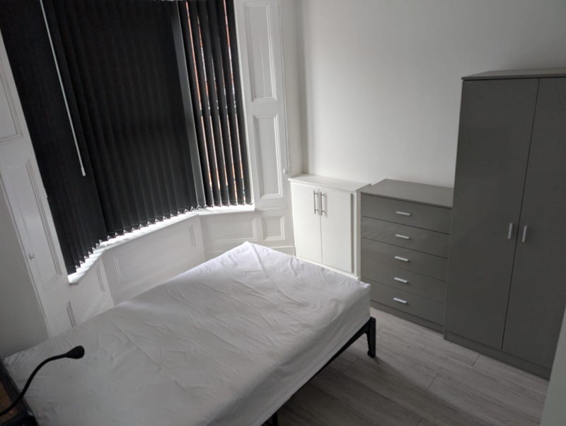 Room Commercial Road in Liverpool