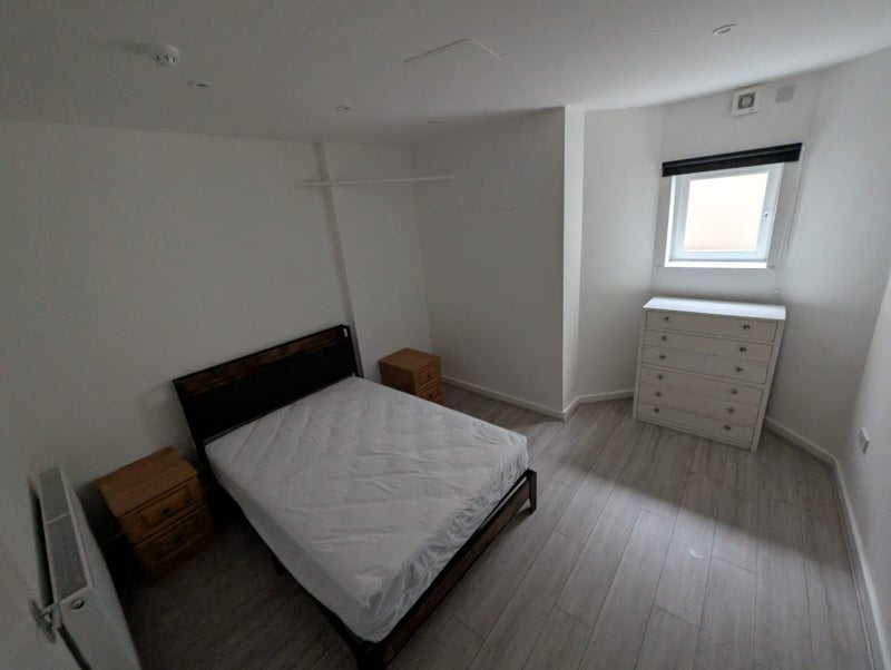Room Commercial Road in Liverpool