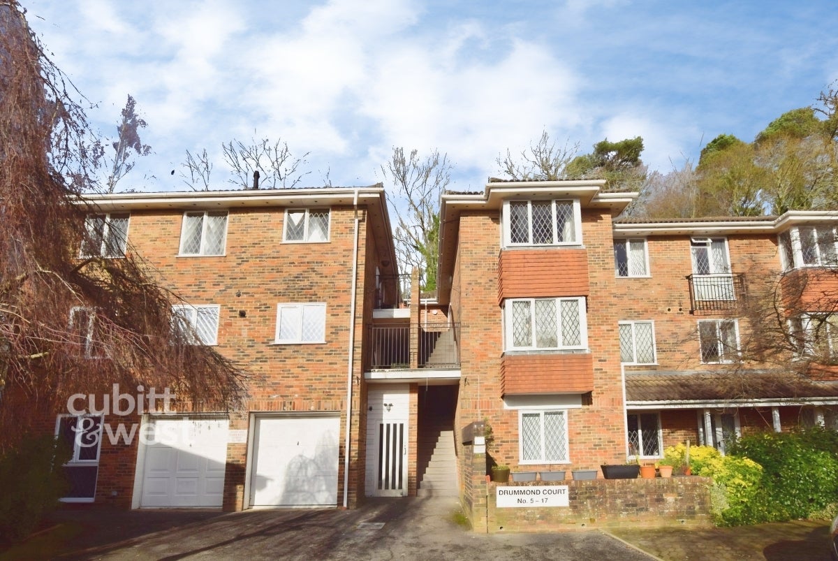 Flat Farningham Road in Wealden