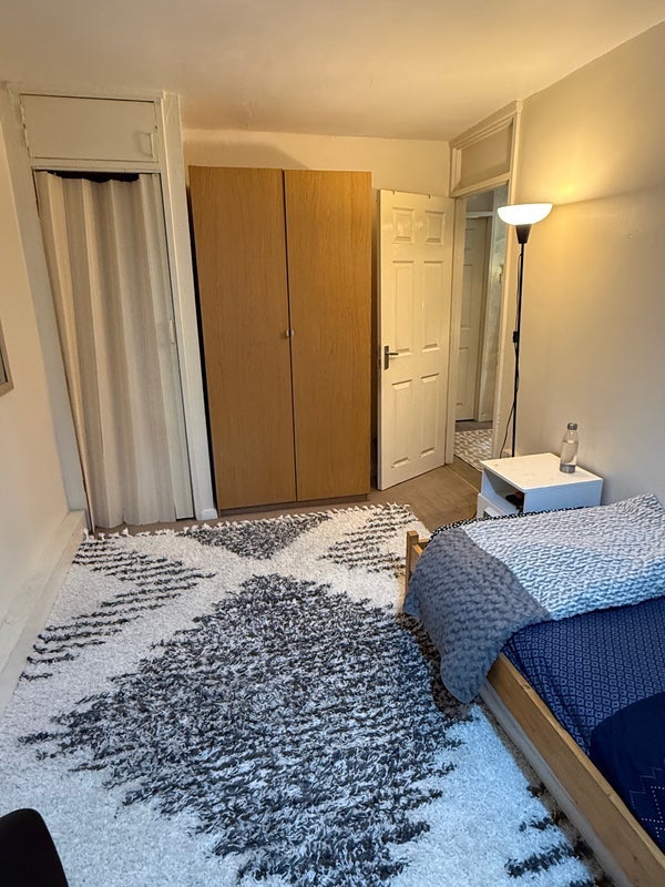 Room Trinity Gardens in Greater London