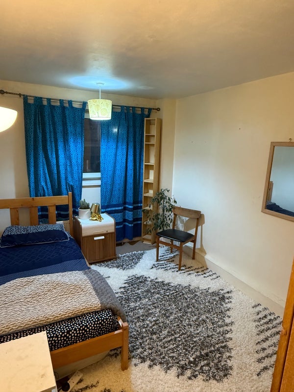Room Trinity Gardens in Greater London
