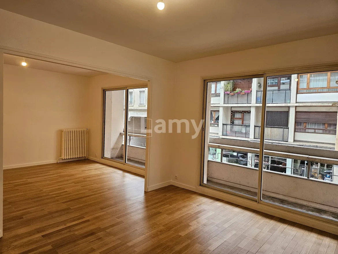 Flat Rue Louis Dansard in Lyon