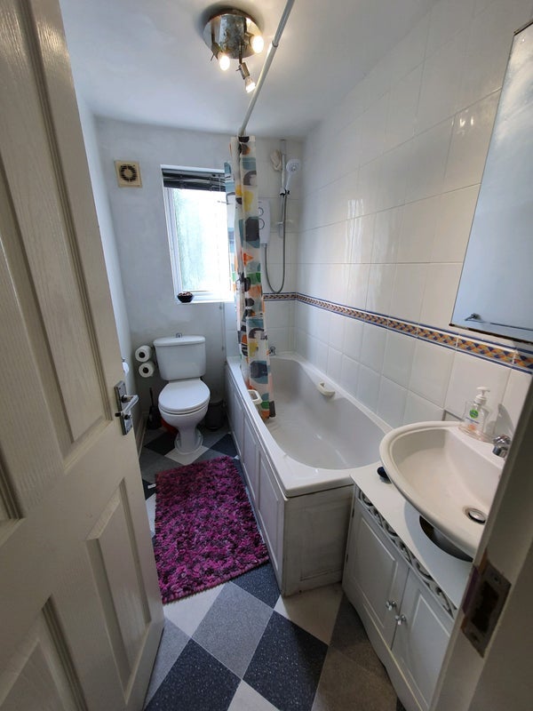 Room Foxham Drive in Manchester