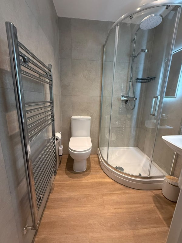 Room Rye Lane in Greater London