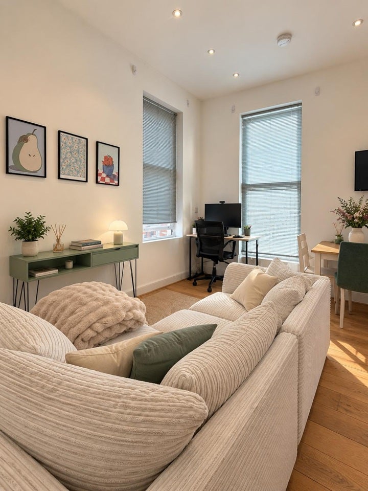 Flat Lavender Hill in Greater London