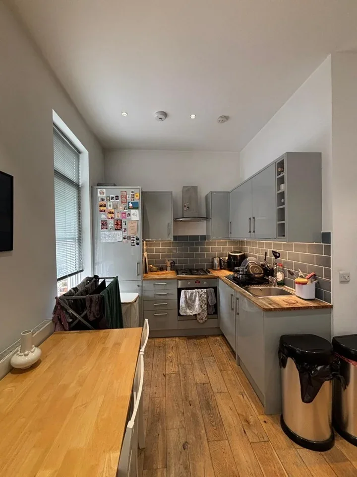 Flat Lavender Hill in Greater London
